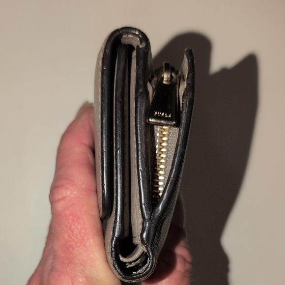 Furla Taupe Textured Leather Fold Wallet with Gold Logo - Picture 4 of 12